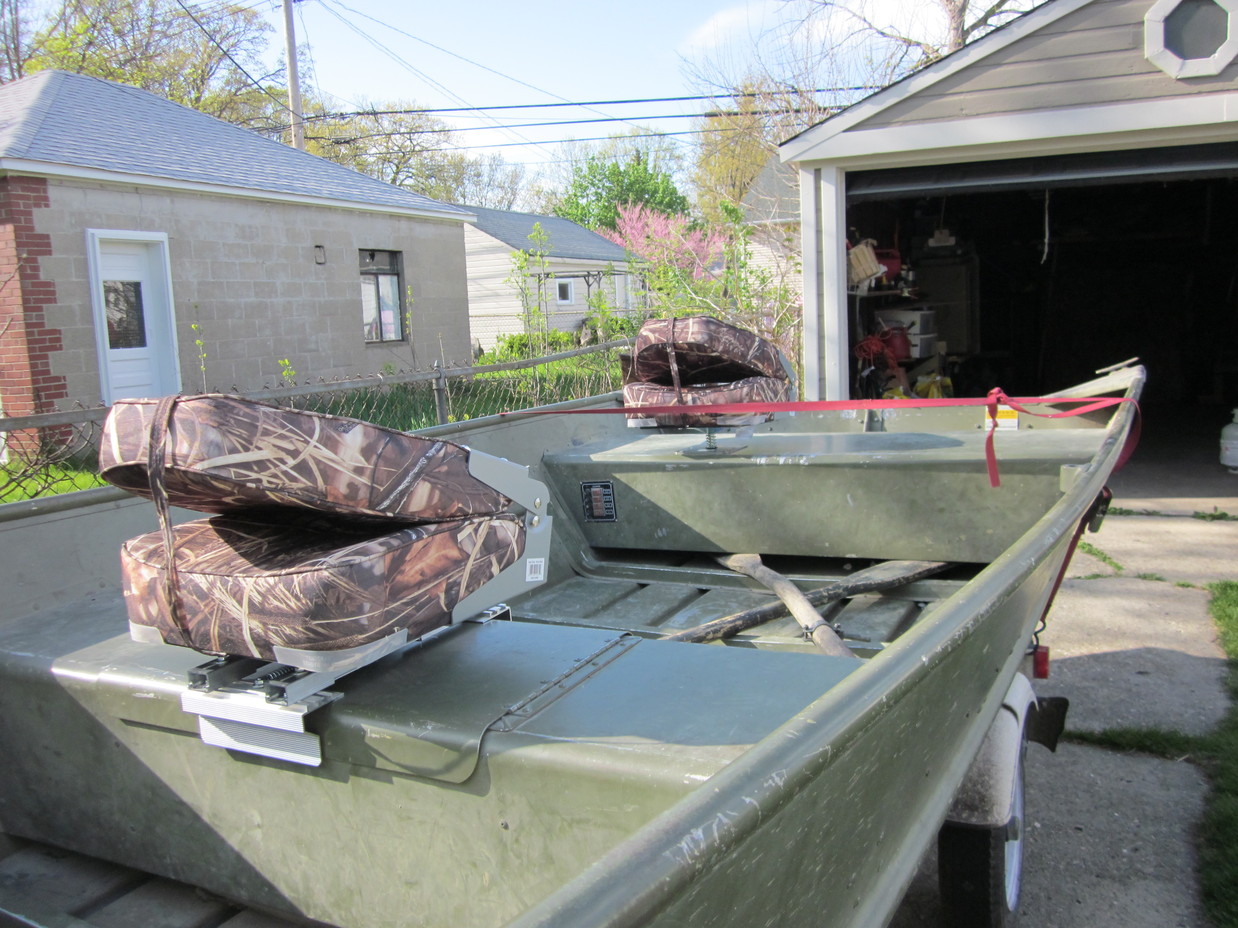 Published on April 21, 2012 in Installing New Boat Seats ⋅ Full size 